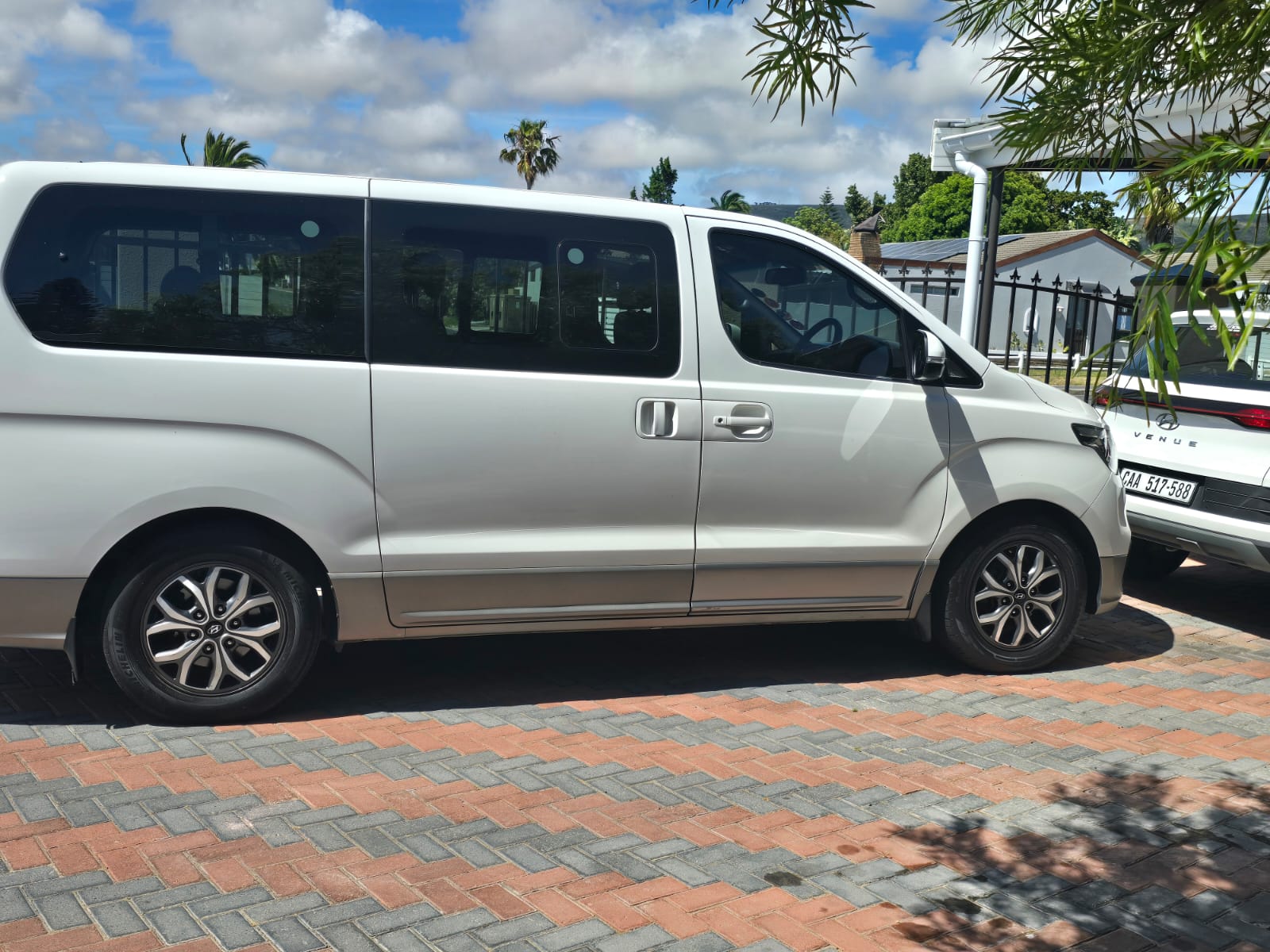 Hyundai H1 7-seater